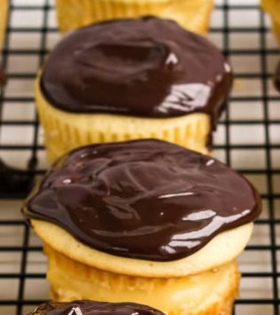 Boston Cream Cupcake